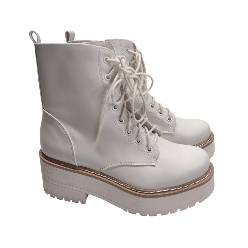 Soda Off White Pu Lace Up Chunky Lug Sole Round Toe Wide Combat Ankle Boot NWOT - Picture 3 of 13